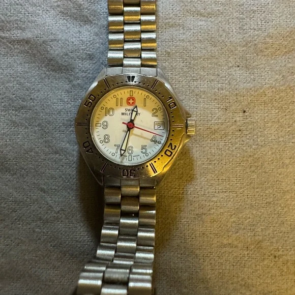 Ladies Watch - Silver - Picture 2 of 9